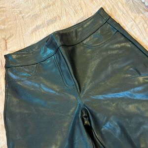 NWT LAUNDRY BLACK FAUX LEATHER PANTS